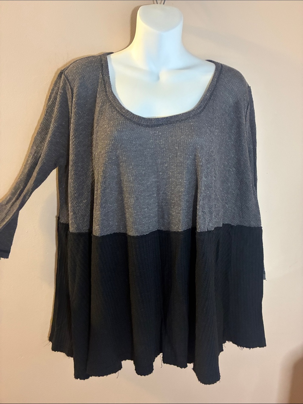 Free People Women’s Two-Tone Gray and Black Scoop Neck Top Waffle Knit Thermal